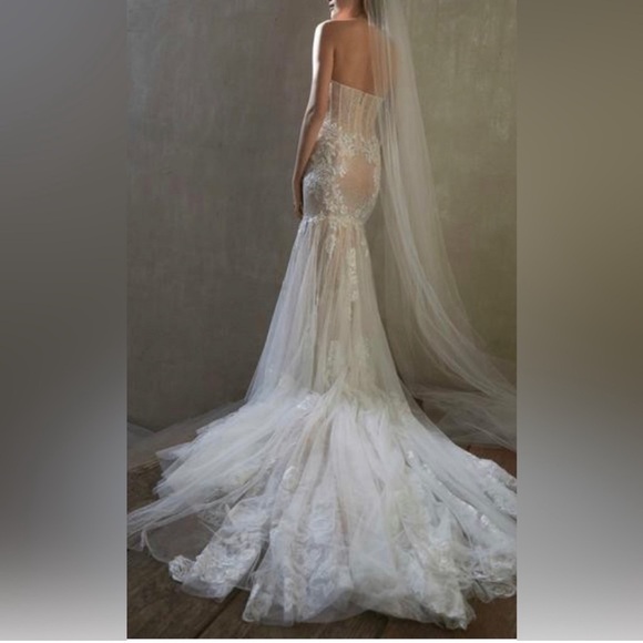 Lace Bridal Gown​ - Picture 2 of 7